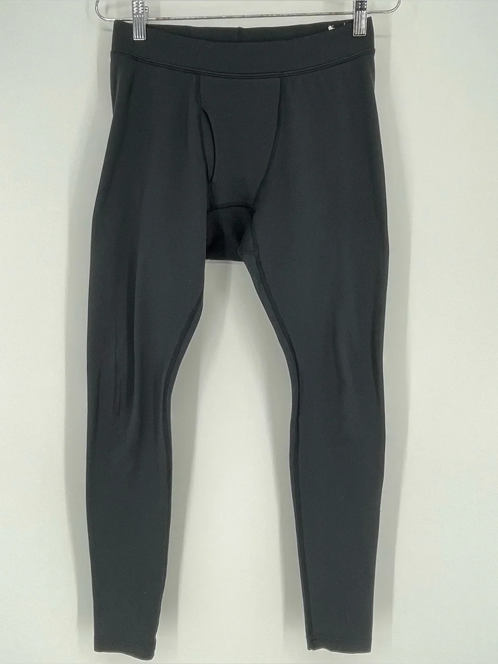 Under armour base 2.0
Cold gear layer legging pant medium - Picture 1 of 11
